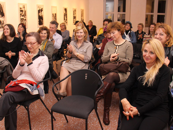 Navdušeni obiskovalci galeriji Herman Pečarič