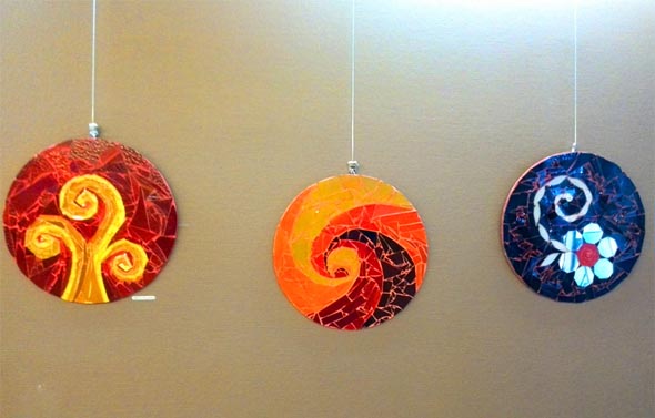 Razstavljene slike - Drevo življenja, Vulkan in Ogledalce povej...